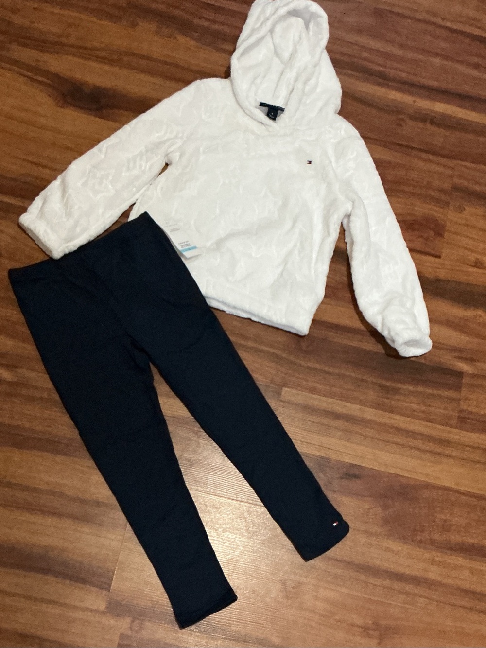 Tommy Hilfiger set white hoodie and Black Kids Leggings with Tiny Logo nwt sz 5